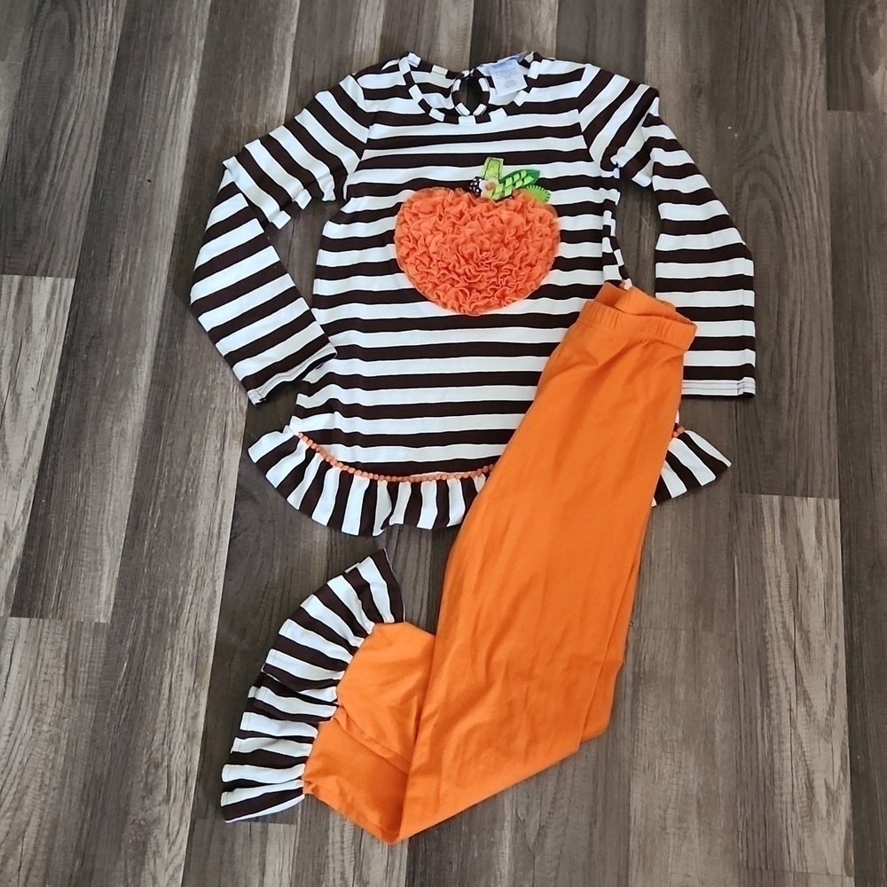 Pumpkin Outfit size 8 2pc Perfect for Fall/ Halloween/Thanksgiving With Bow
